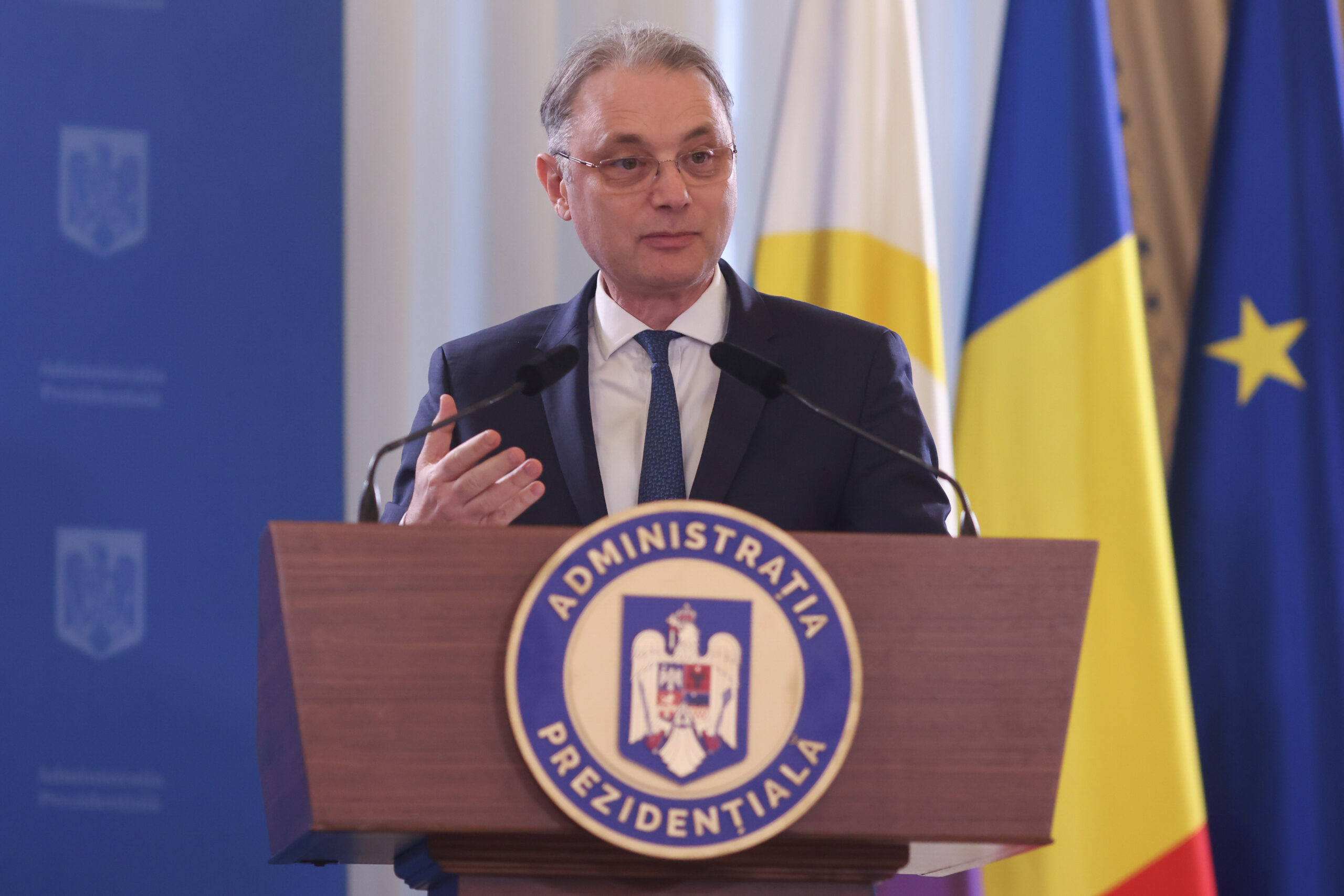 Luca Niculescu depune în Parlament programul de guvernare și lista miniștrilor pentru învestire