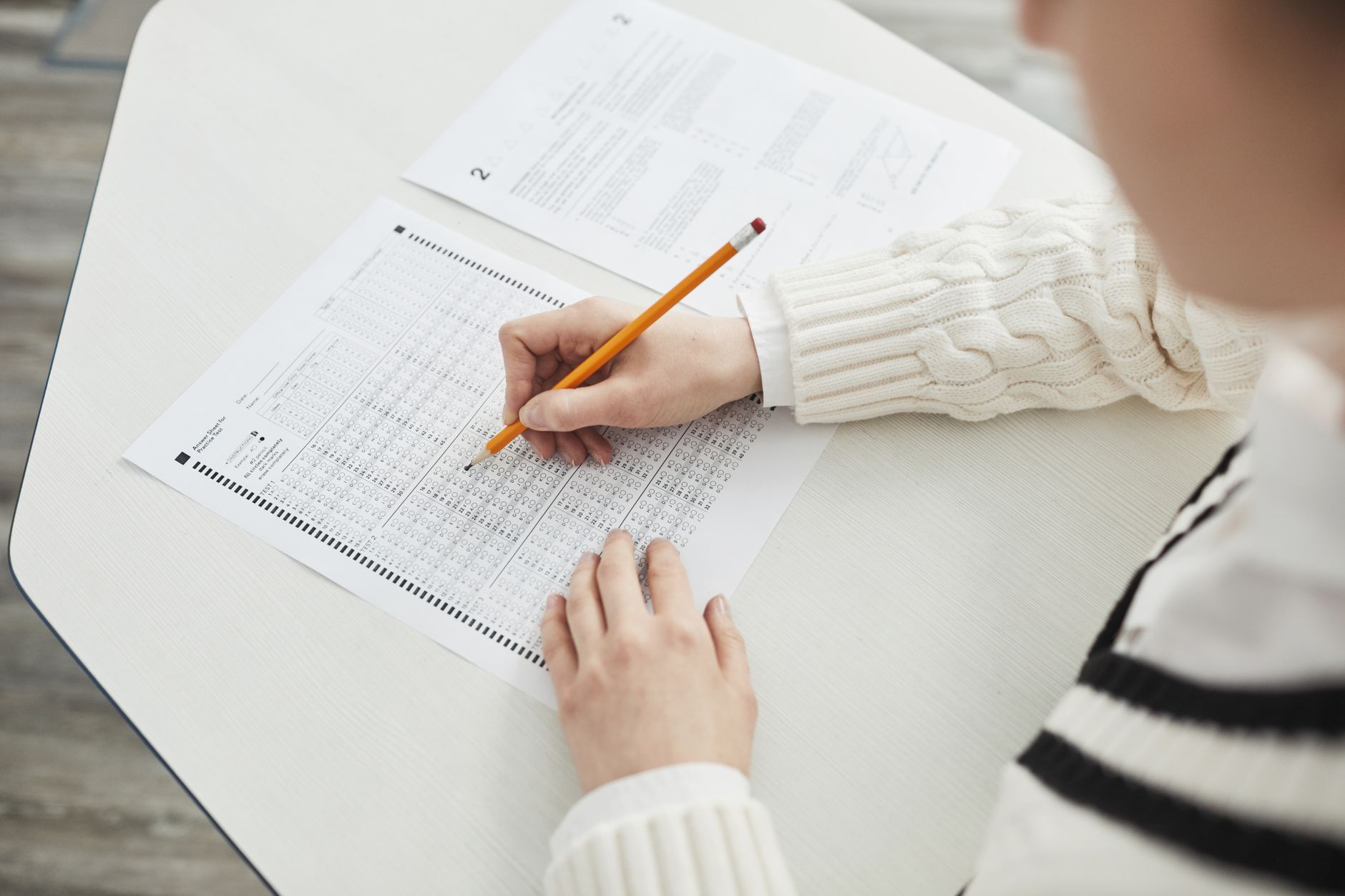 Mihai Dimian propune o comparație între rezultatele elevilor la PISA și competențele adulților în România