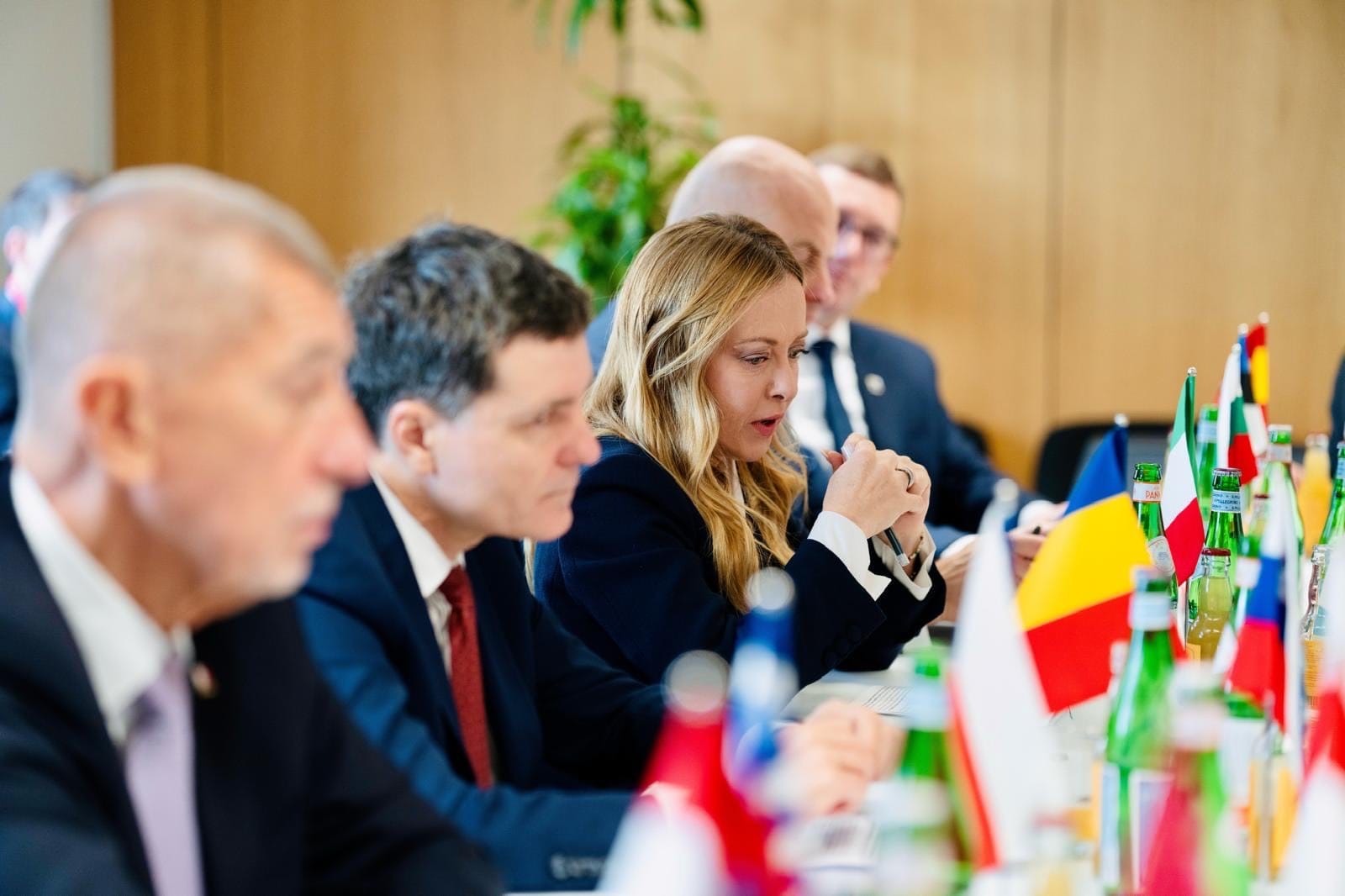 Nicușor Dan și Giorgia Meloni coordonează grupul de state care cer protejarea fondurilor UE pentru coeziune și agricultură