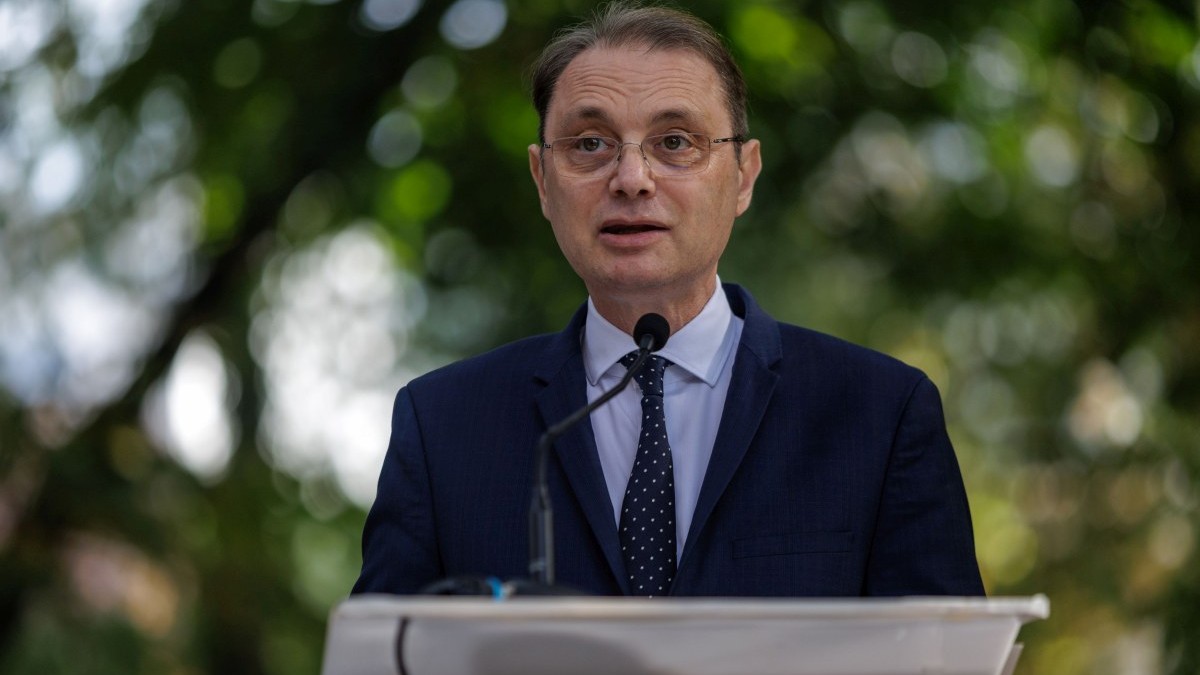 Luca Niculescu a depus la Parlament lista miniștrilor pentru noul Guvern