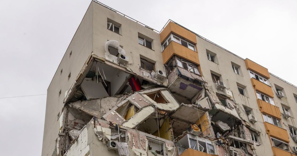Se încep lucrările de punere în siguranță pentru blocul din Rahova afectat de explozie