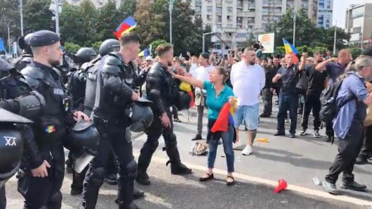 Cifra de rețineri crește după evenimentele din Piața Victoriei: 5 persoane au fost reținute pentru 24 de ore
