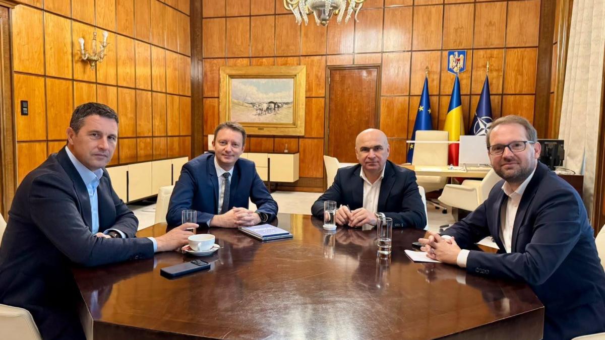 Siegfried Mureșan, premierul desemnat, anunță o conferință de presă alături de liderii PNL, USR și UDMR