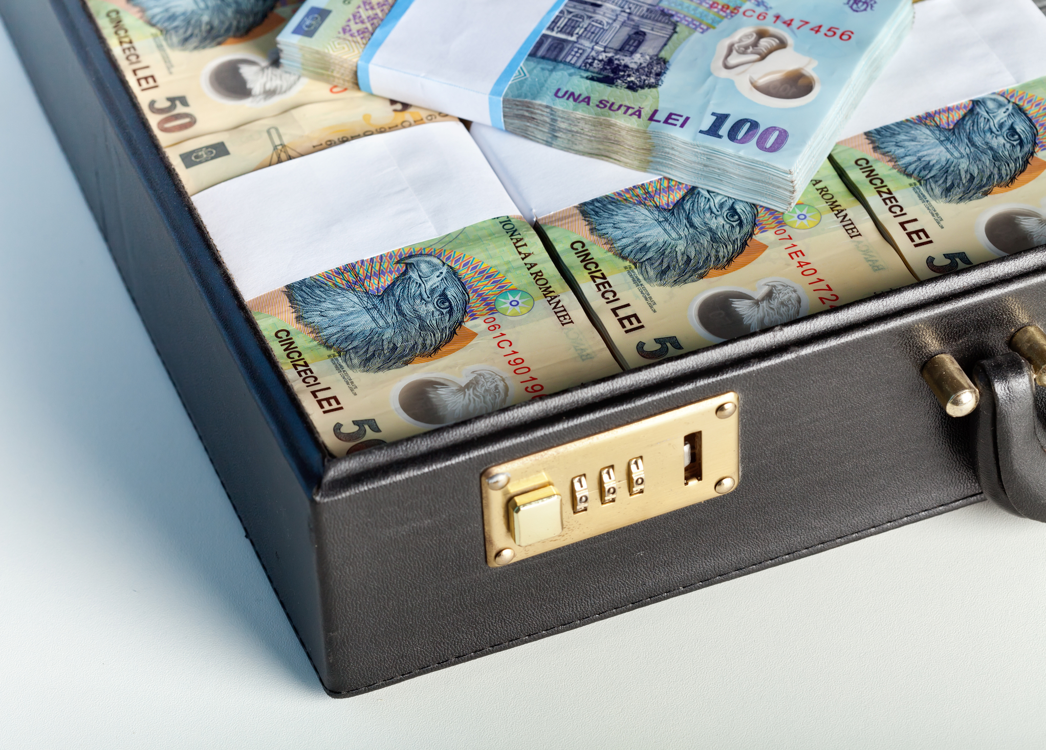 Administrator de firme trimis în judecată pentru evaziune fiscală de aproape 800.000 EUR pe parcursul a 11 ani