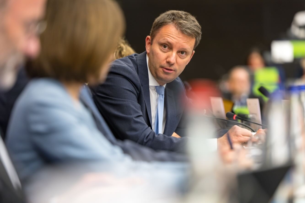 UDMR propune reluarea negocierilor cu PSD pentru o majoritate stabilă până în 2028