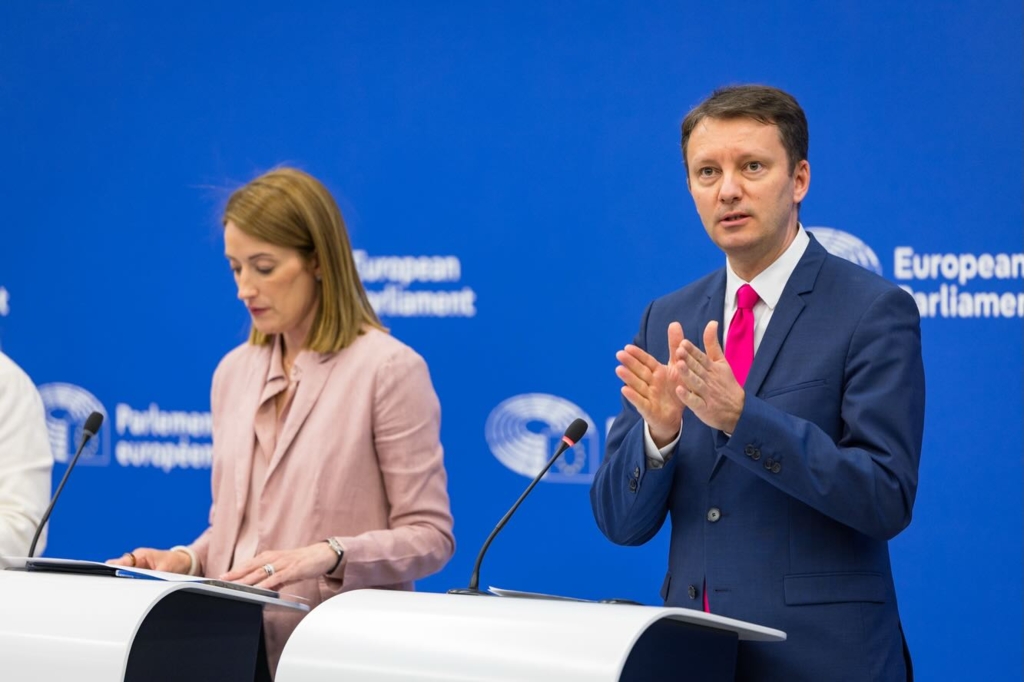 Grupul PACE - Întâi România cere retragerea propunerii lui Siegfried Mureșan pentru funcția de premier