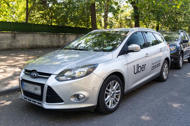Modificări legislative pentru Uber și Bolt: Se limitează utilizarea mașinilor în comodat