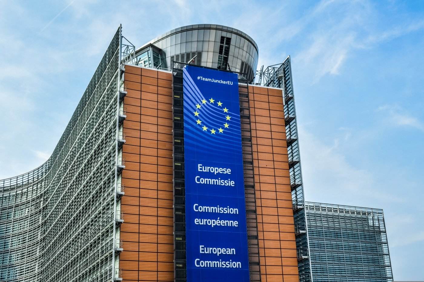Lideri europeni cer reducerea bugetului UE cu sute de miliarde de euro pentru securitate și apărare