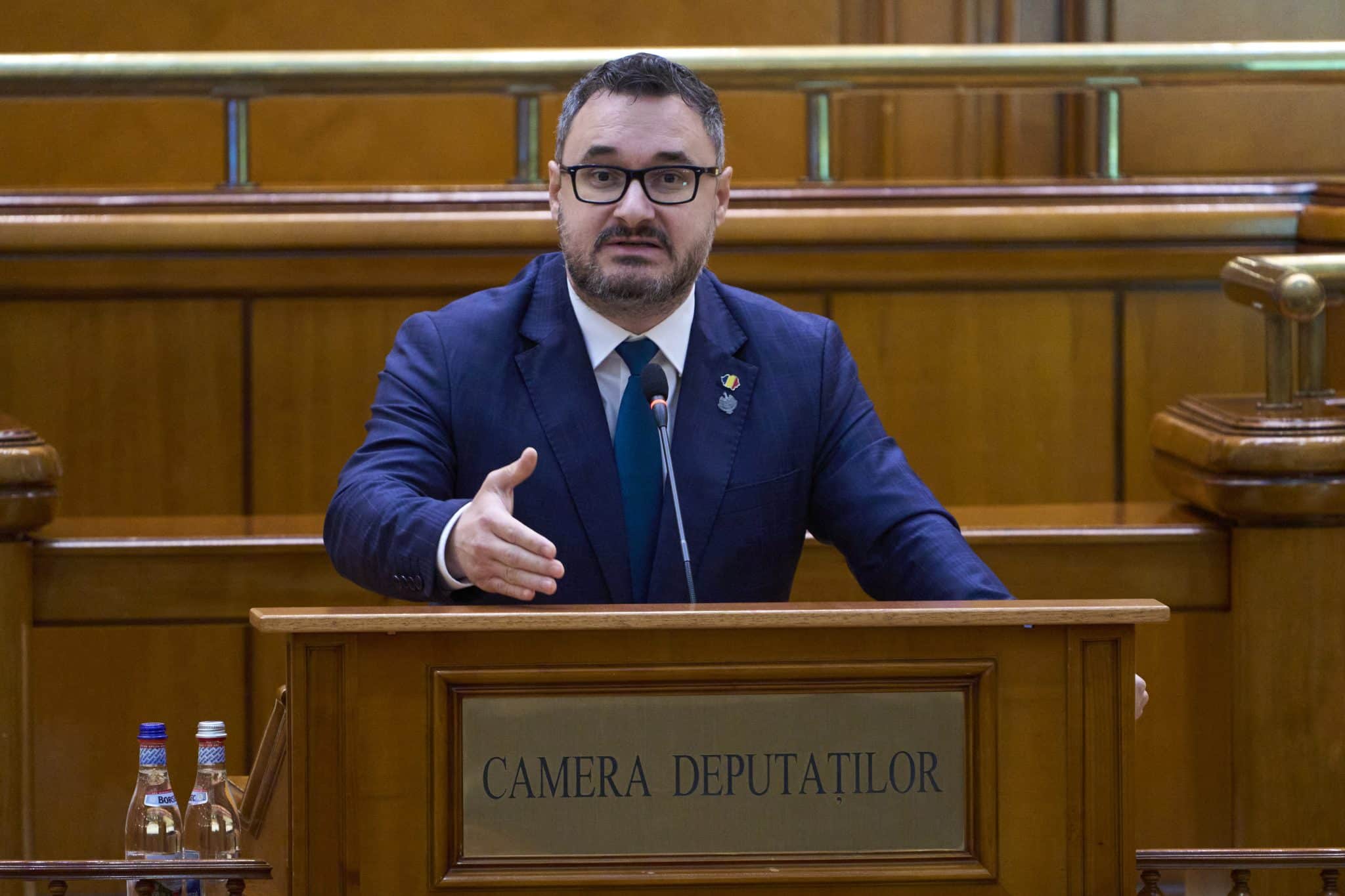 Deputatul Dan Tănasă a făcut declarații rasiste în Parlament despre muncitorii asiatici