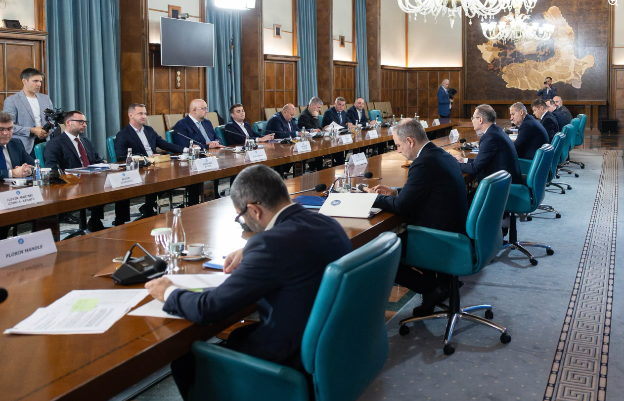 Luca Niculescu s-a reunit cu reprezentanții consiliilor județene pentru reforma administrației și fondurile PNRR