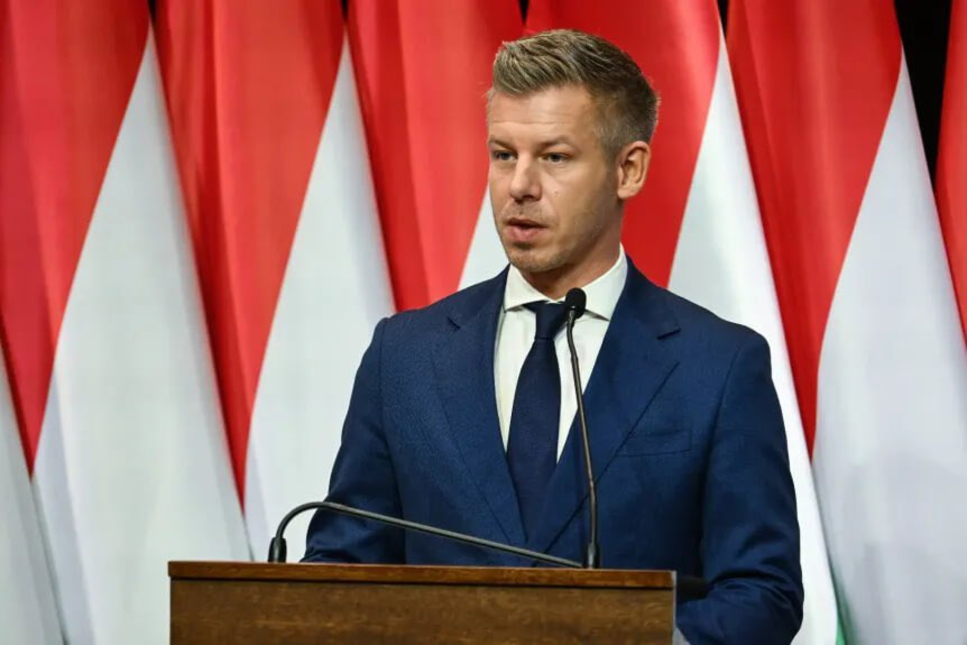Péter Magyar decide oprirea procesului de naturalizare gestionat de fundația UDMR