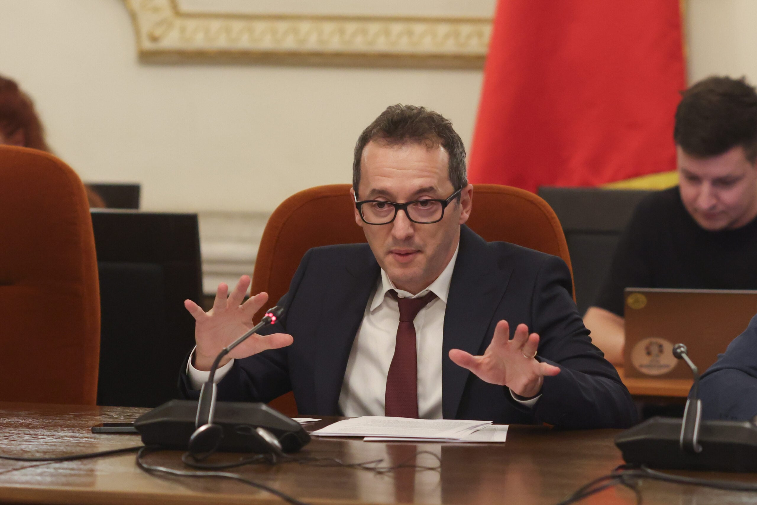 Bogdan Dumitru propune digitalizarea ministerului prin AI: „Vreau ca toate imprimantele să dispară”