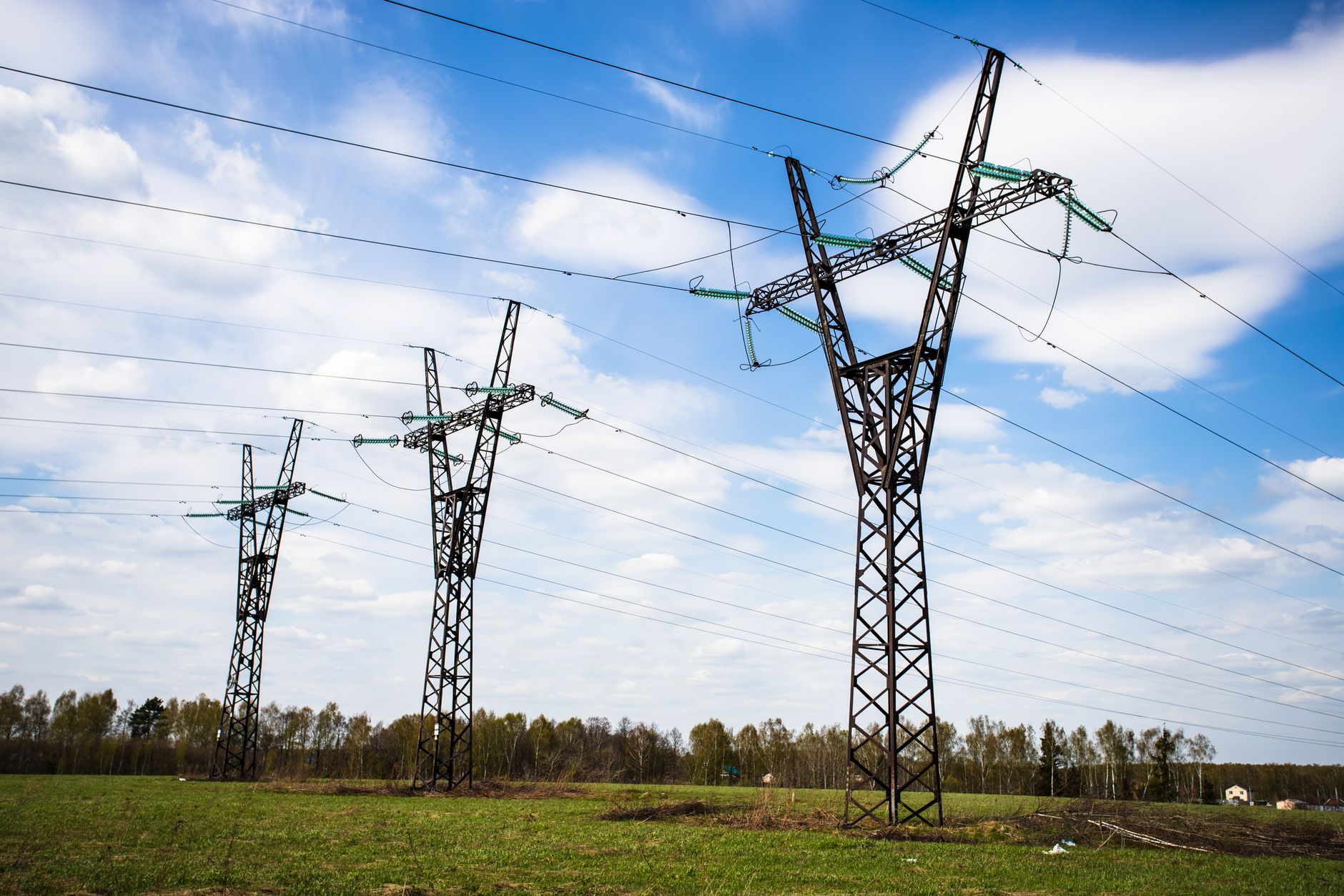 Guvernul prelungește măsuri de siguranță pentru Transelectrica pe piața de energie electrică