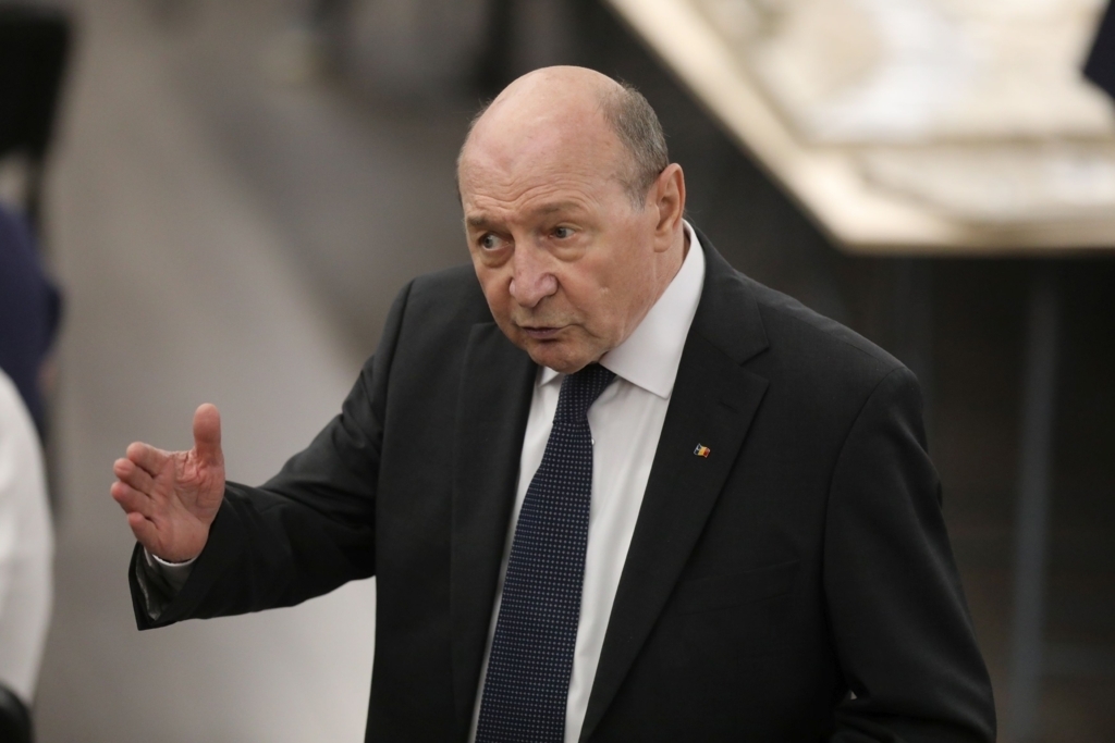 Traian Băsescu avertizează: Impozitarea locuințelor la valoarea de piață poate scoate pensionarii în stradă