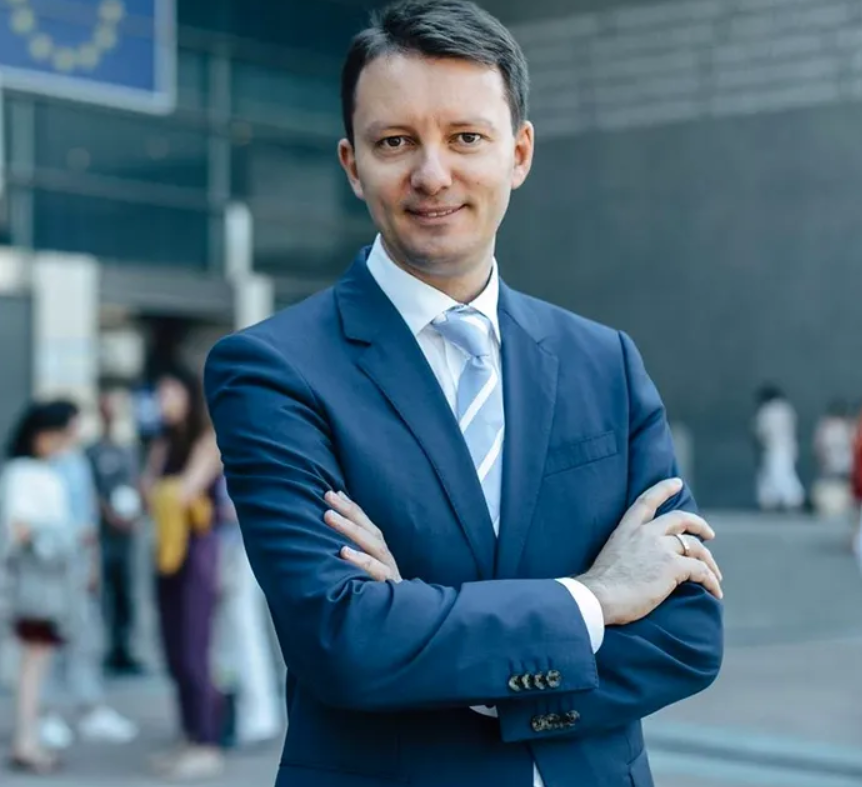 Siegfried Mureșan refuză negocierile cu AUR și confirmă discuții cu PSD pentru guvern
