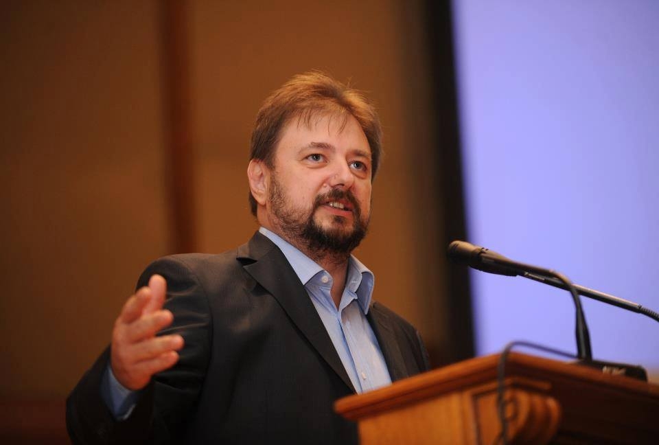 Cristian Pîrvulescu: Alegerea de a organiza alegeri anticipate nu va rezolva blocajul politic din România