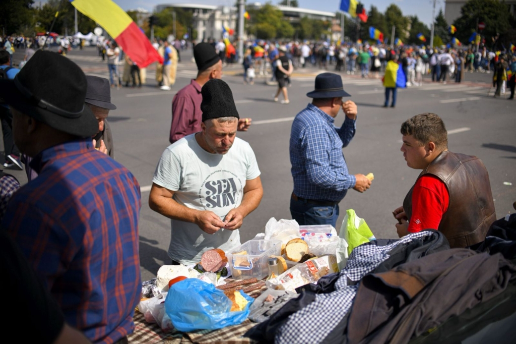Tensiuni în Piața Victoriei și salarii mari la Ministerul Agriculturii în contextul protestelor oierilor