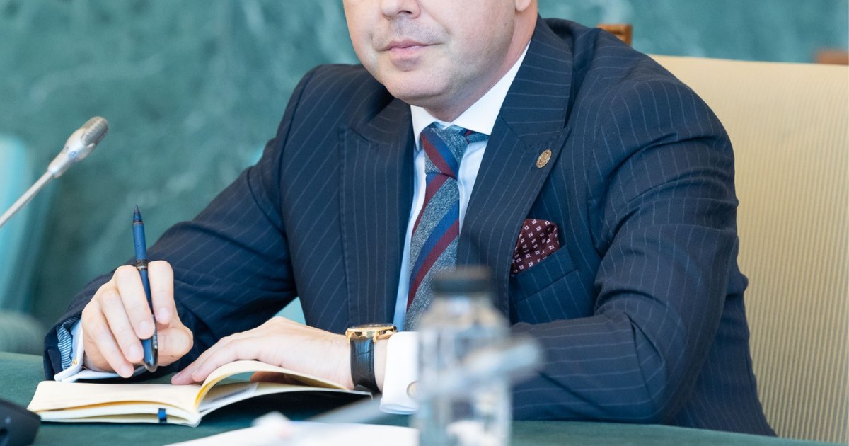 Avertisment PNL: PSD riscă să piardă jumătate din mandatele parlamentare în cazul alegerilor anticipate