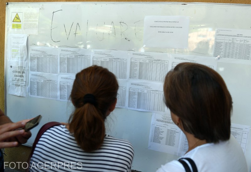 Rezultatele testelor PISA: Aproape jumătate dintre elevii din România nu stăpânesc matematica și limba română