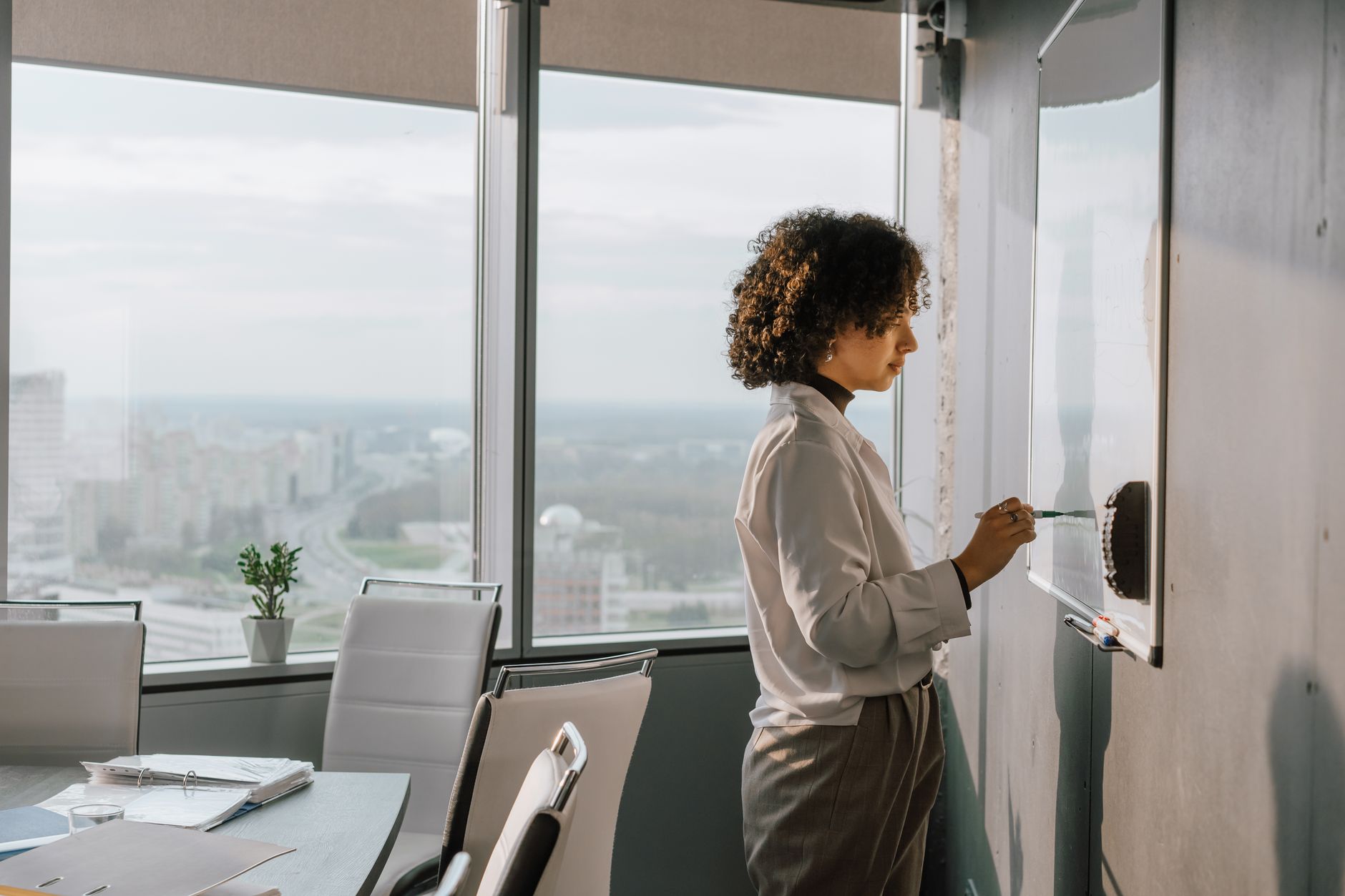 Ministrul Finanțelor participă la discuții cu JP Morgan și DFC în cadrul misiunii oficiale de la New York
