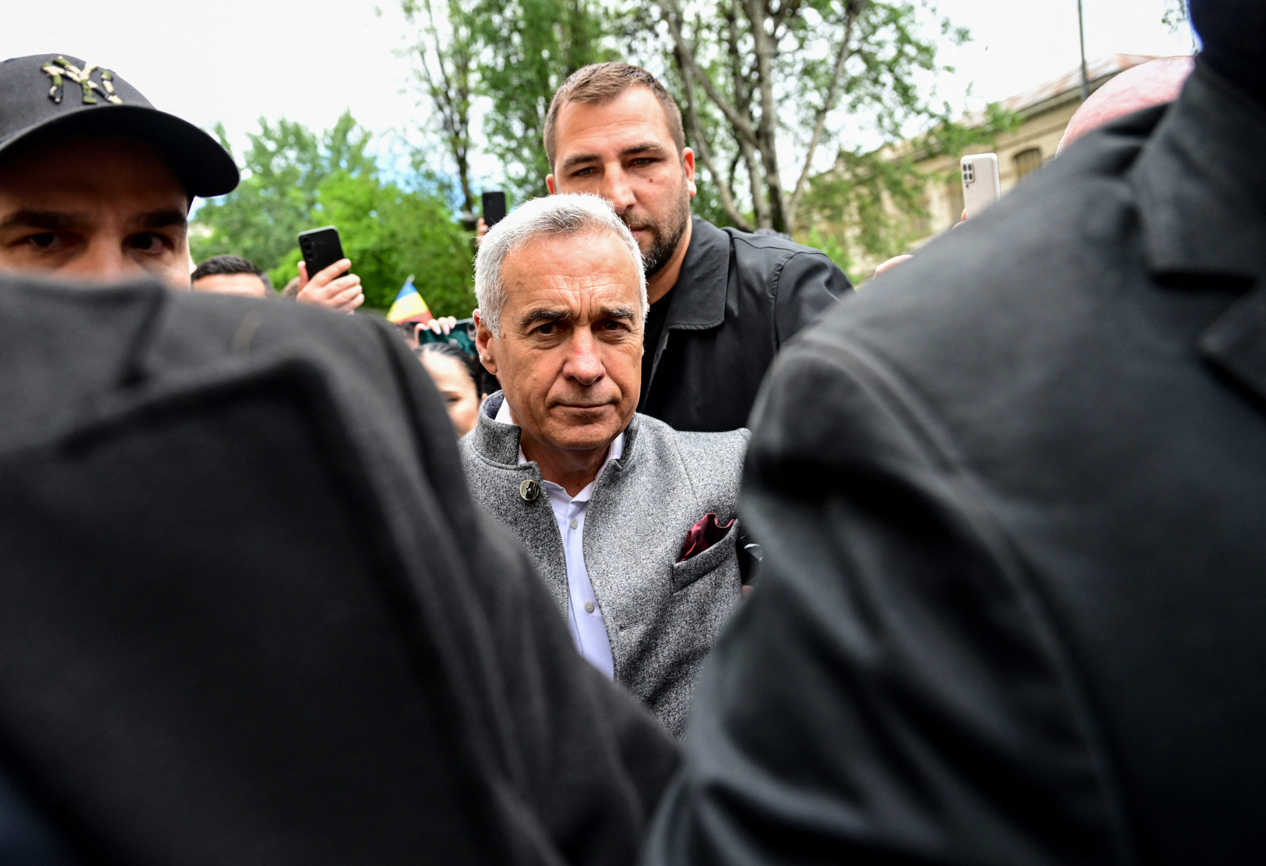 Fostul candidat la președinție Călin Georgescu a fost reținut de DIICOT în dosar de înșelăciune