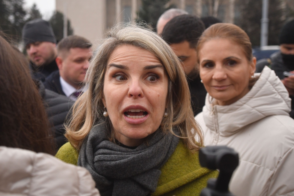 Cristela Georgescu va fi citată de DIICOT pentru explicații în dosarul de înșelăciune al soțului ei