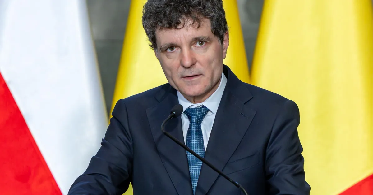 Nicușor Dan solicită modernizarea protecției civile prin utilizarea inteligenței artificiale și a dronelor