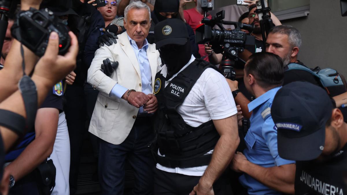 Călin Georgescu ar fi pregătit o fugă în Italia pentru azil politic, susțin DIICOT