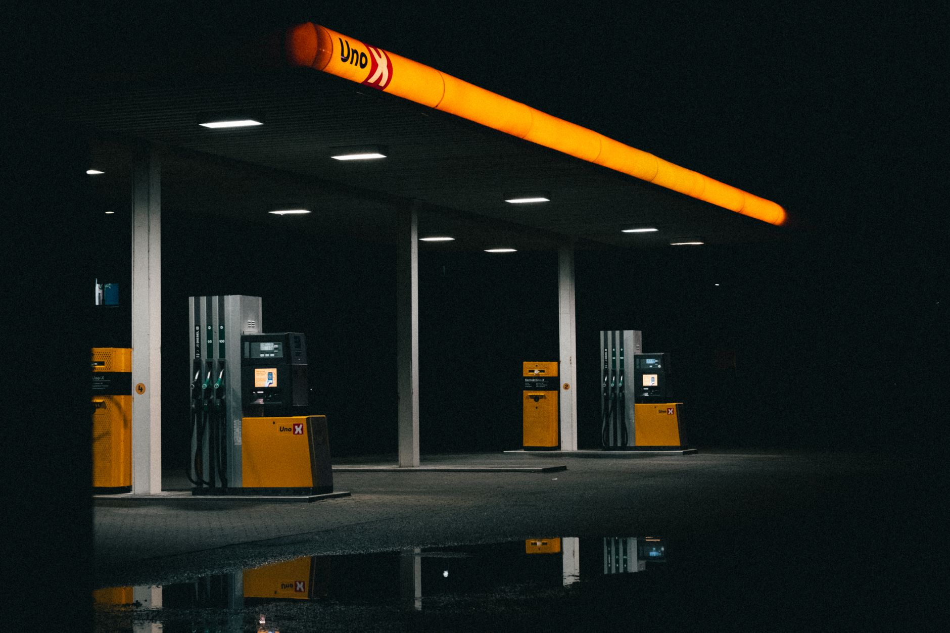 Robert Fico cere un summit extraordinar al UE pentru combaterea creșterii prețurilor la carburanți