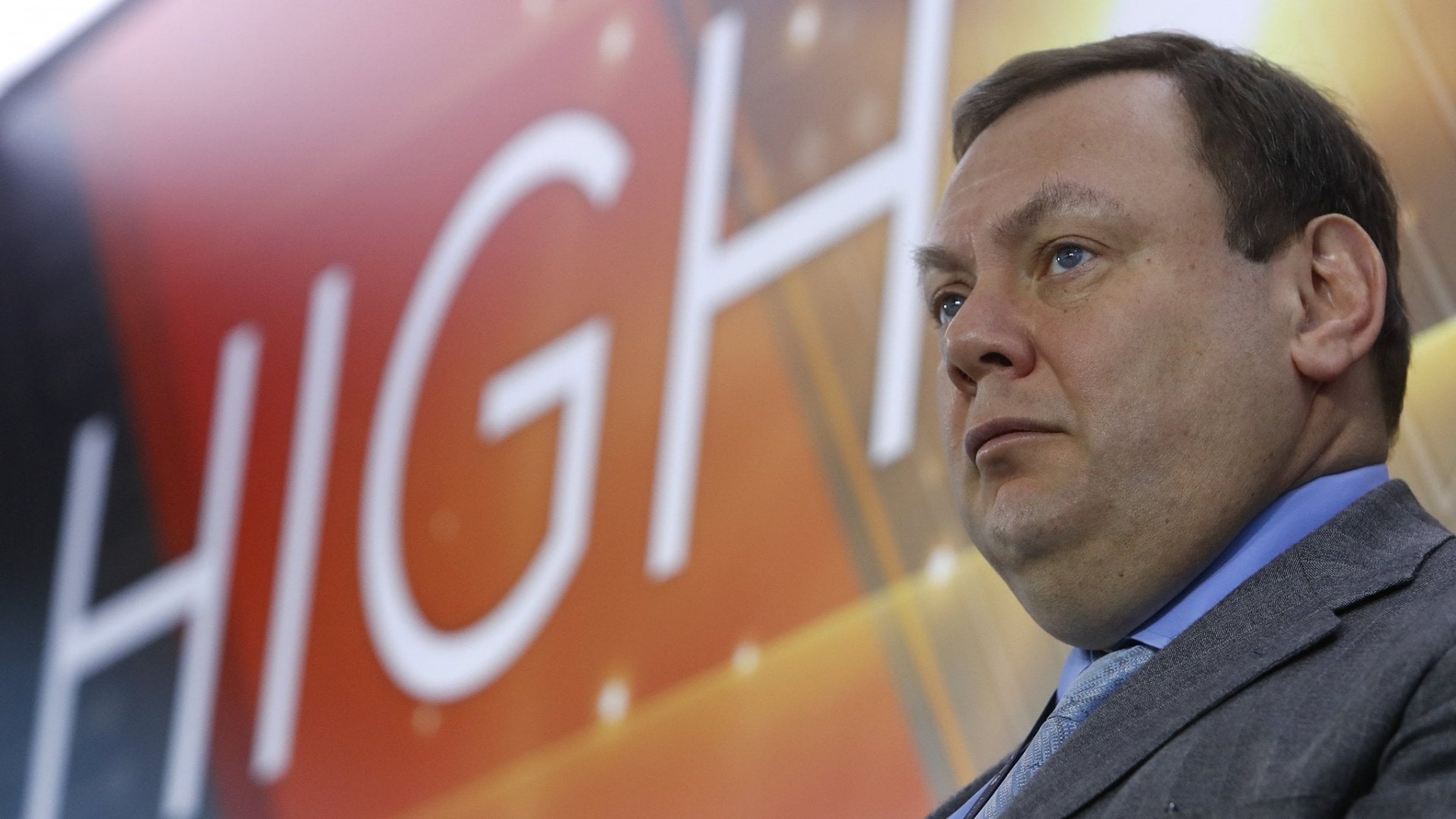 Uniunea Europeană prelungește sancțiunile împotriva Rusiei, dar îi exclude pe Alisher Usmanov și Mihail Fridman