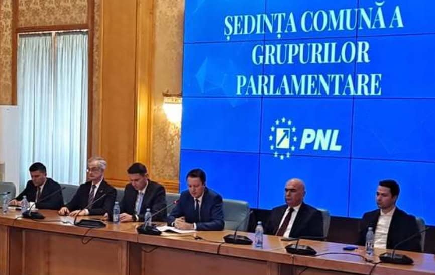 Siegfried Mureșan prezintă programul de guvernare parlamentarilor: Măsuri de reformă și refuz de a depune mandatul