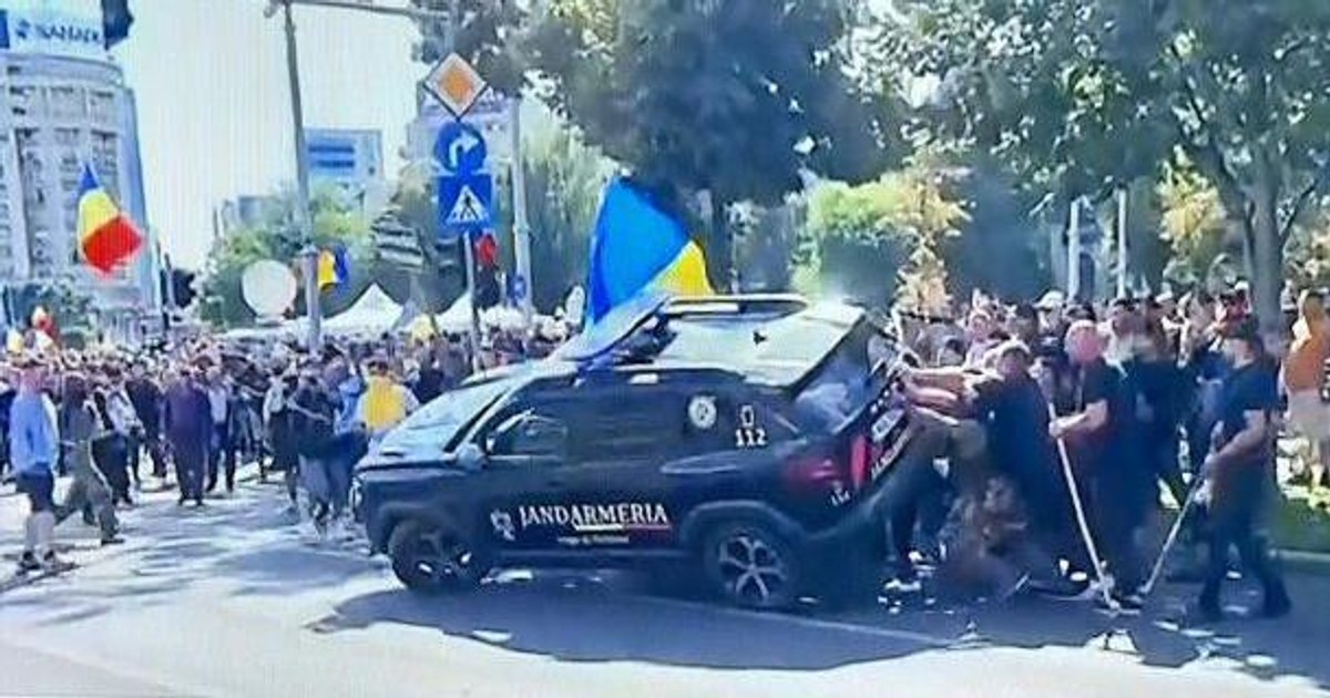 Membri AUR reținuți după violențele de la protestul ciobanilor din Piața Victoriei