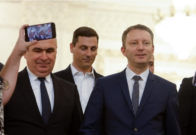 Scenariul unui Guvern PSD-AUR este discutat în contextul crizei politice. PNL nu exclude posibilitatea
