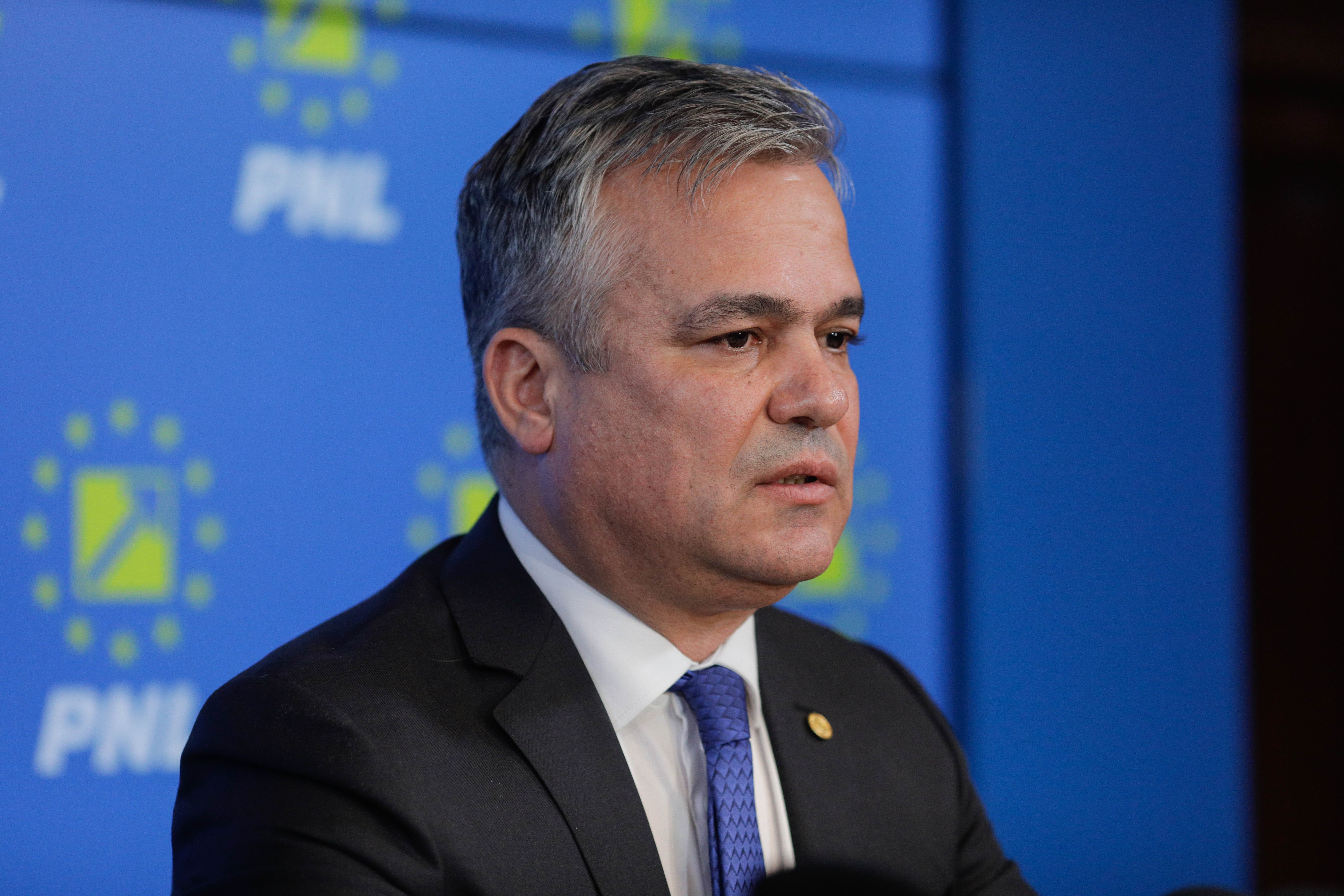 Adrian Veștea solicită parlamentarilor PNL susținerea Guvernului propus de Siegfried Mureșan