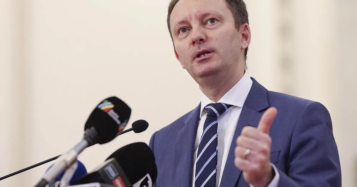 Programul de guvernare PNL-USR-UDMR: Fără taxe noi în 2027 și promisiunea reducerii TVA la 19%