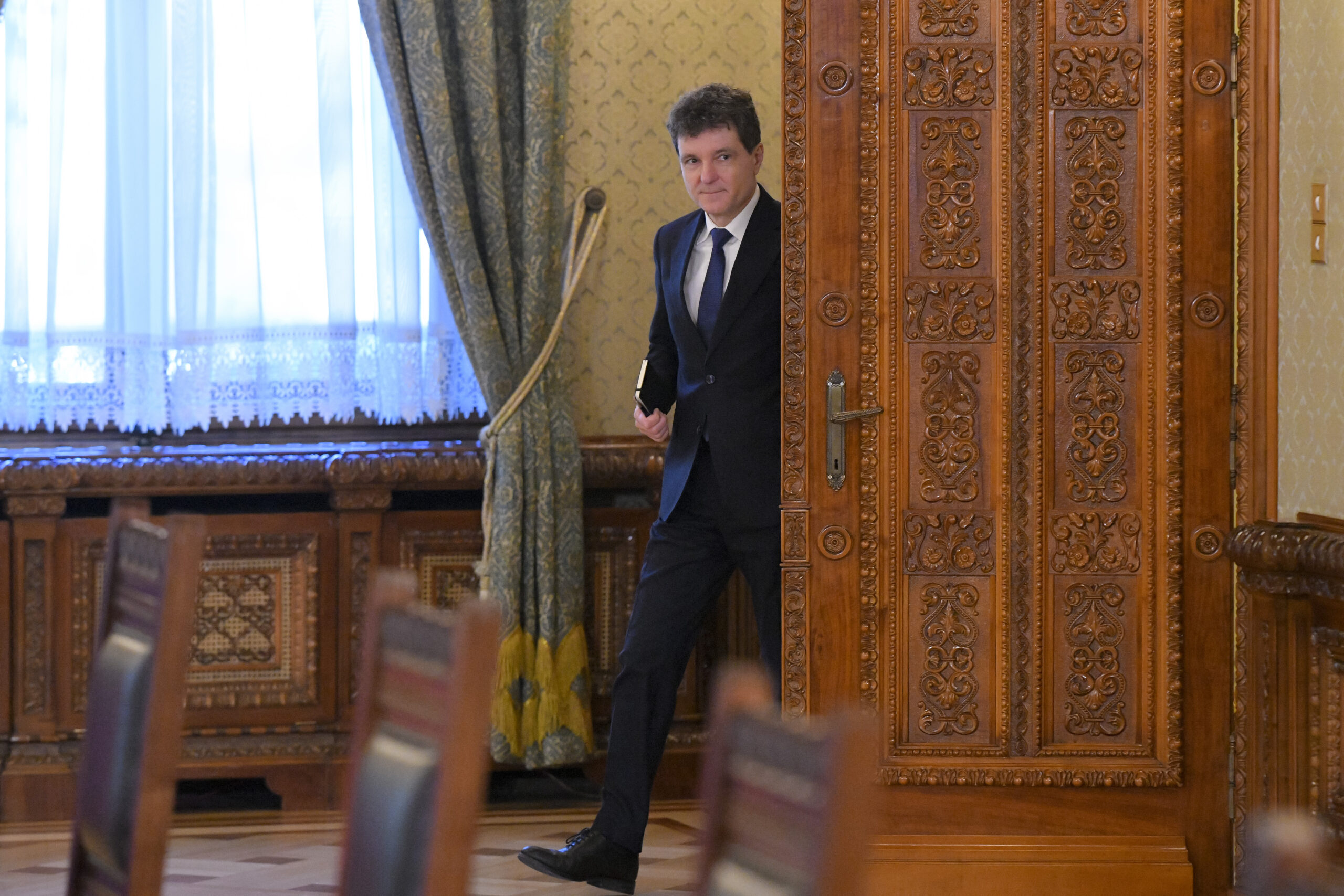 Nicușor Dan solicită dialog între partide pentru învestirea Guvernului lui Siegfried Mureșan