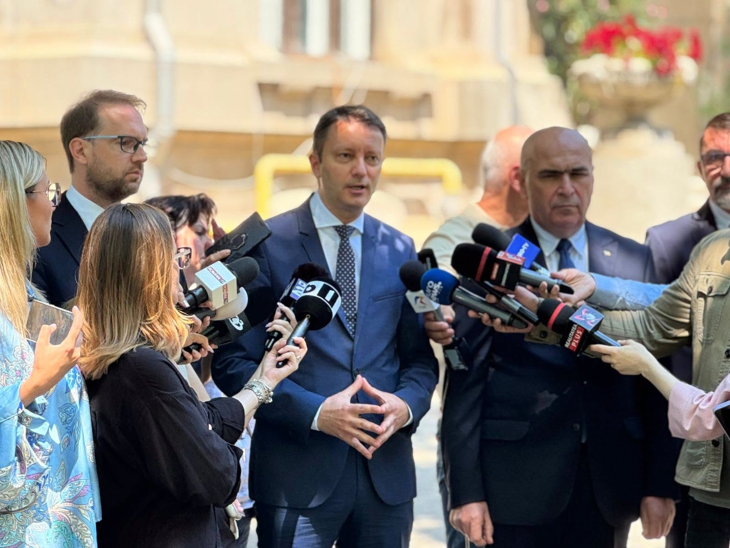 Negocieri pentru Guvernul Mureșan: PNL mizează pe programul de guvernare pentru a obține voturile necesare