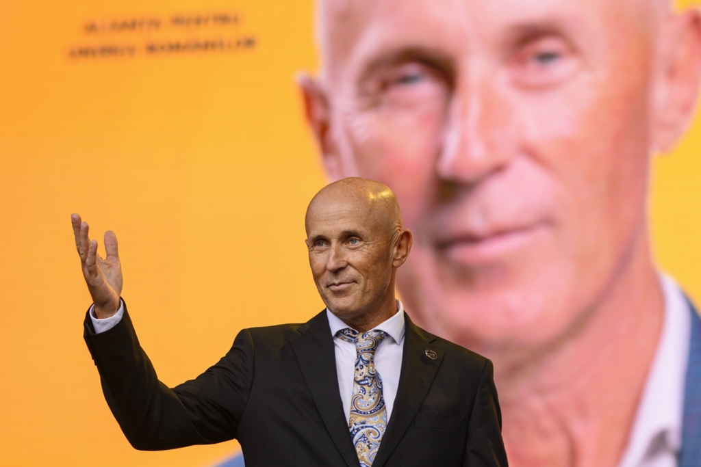 Mugur Mihăiescu: Alegerile anticipate sunt dictate de Bruxelles și pot duce la un război