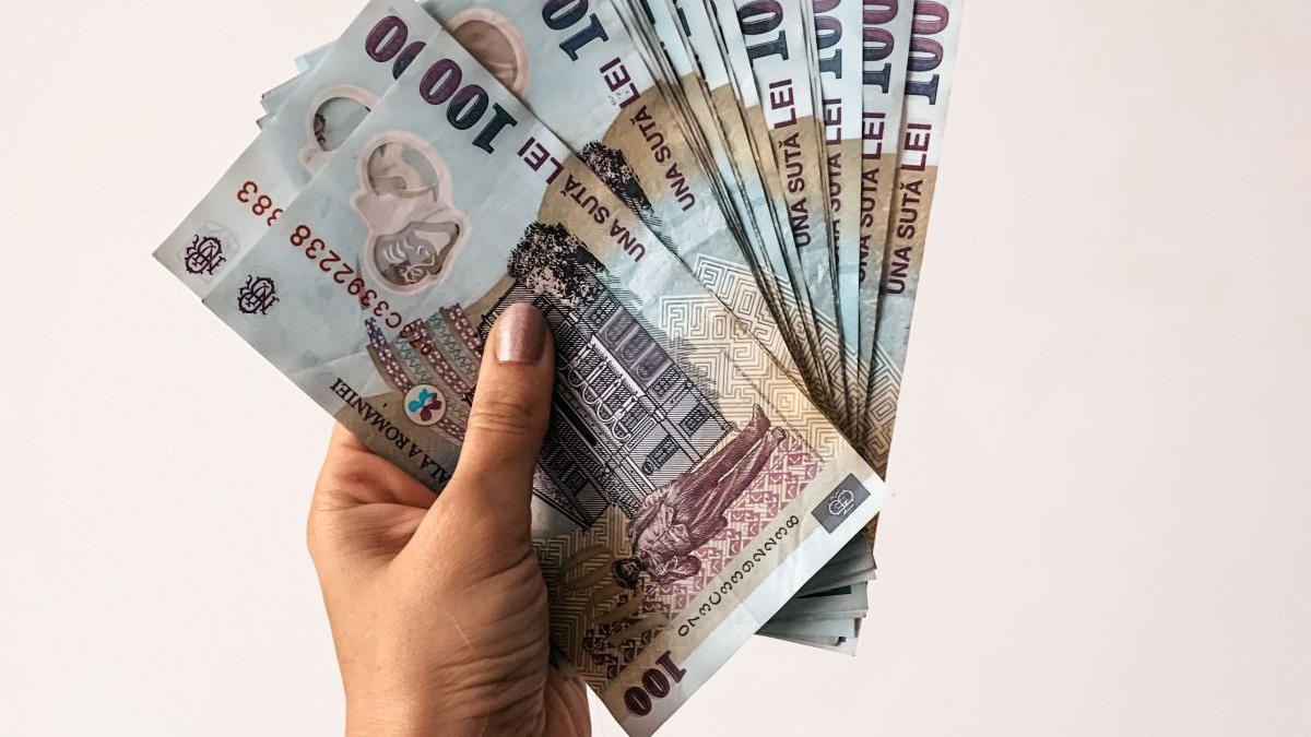 Salarii de peste 100.000 de lei la companiile de stat: cumulul funcțiilor aduce venituri uriașe