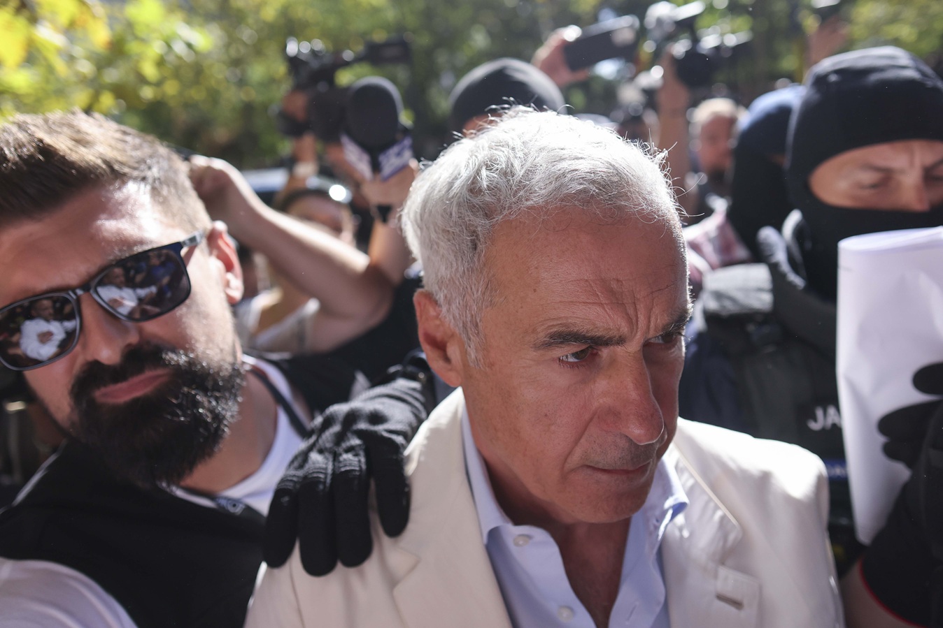 DIICOT a pus sechestru pe imobilul lui Călin Georgescu din Mogoșoaia în urma unei anchete pentru înșelăciune