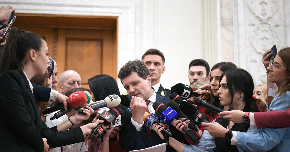 Tensiuni în PNL: Un grup de lideri ai partidului discută suspendarea președintelui Nicușor Dan