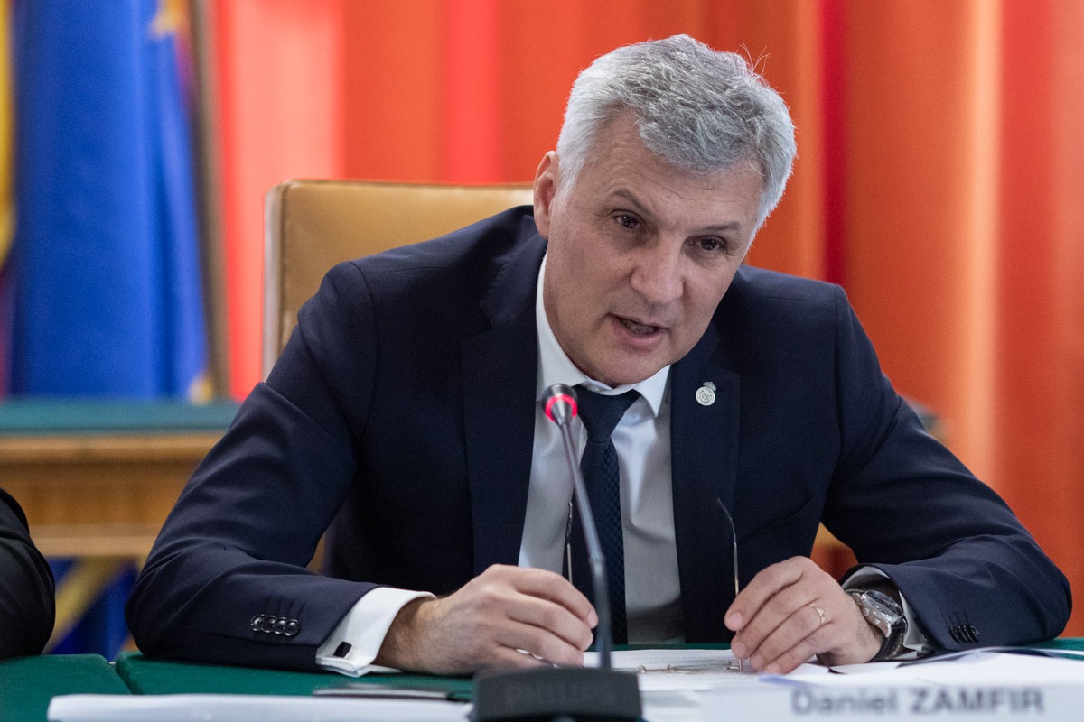 Senatorul Daniel Zamfir atacă opoziția la proiectul uniformelor obligatorii: invocă „neomarxismul” împotriva USR