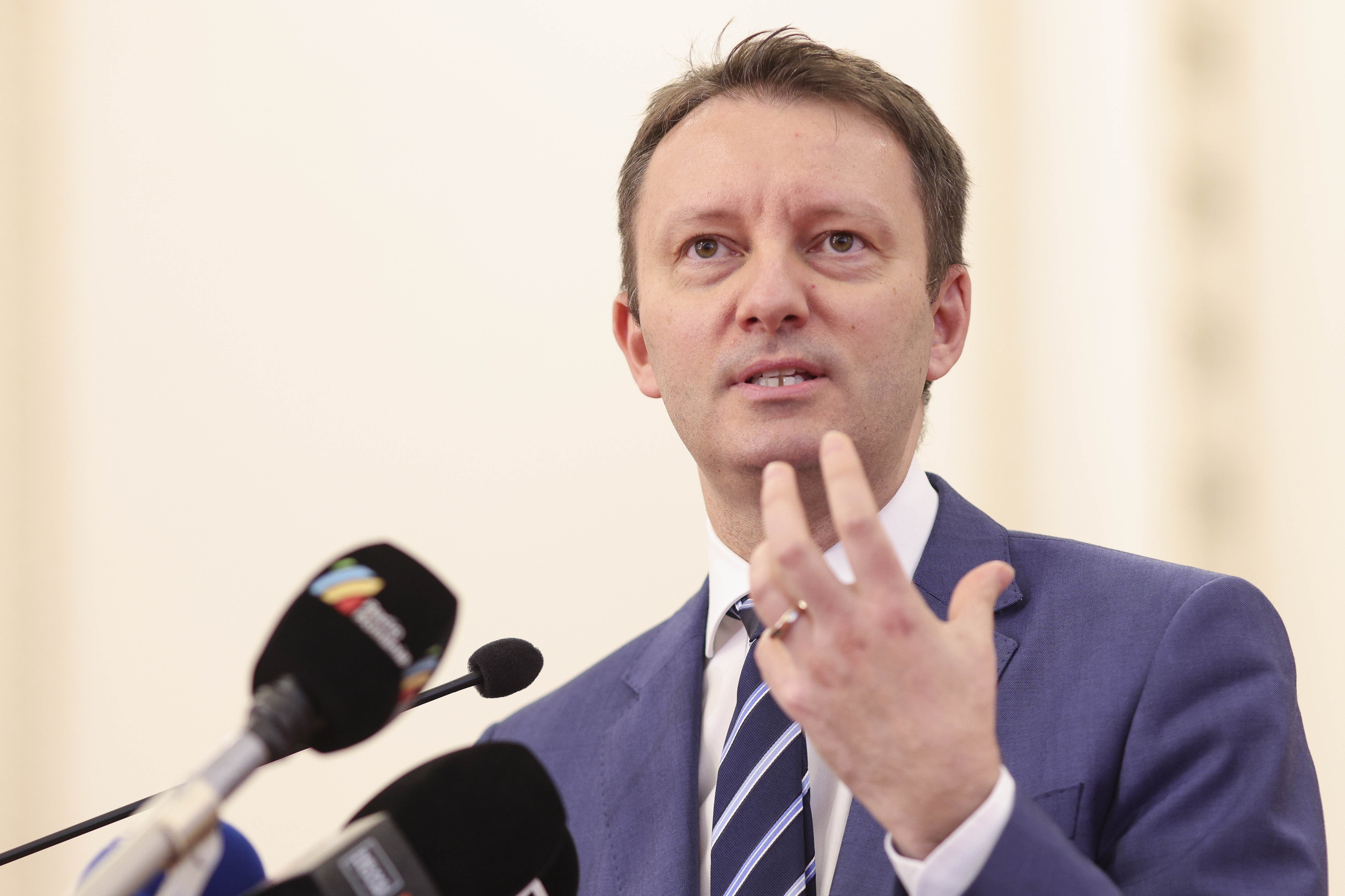 Siegfried Mureșan a depus programul de guvernare și lista de miniștri la Parlament