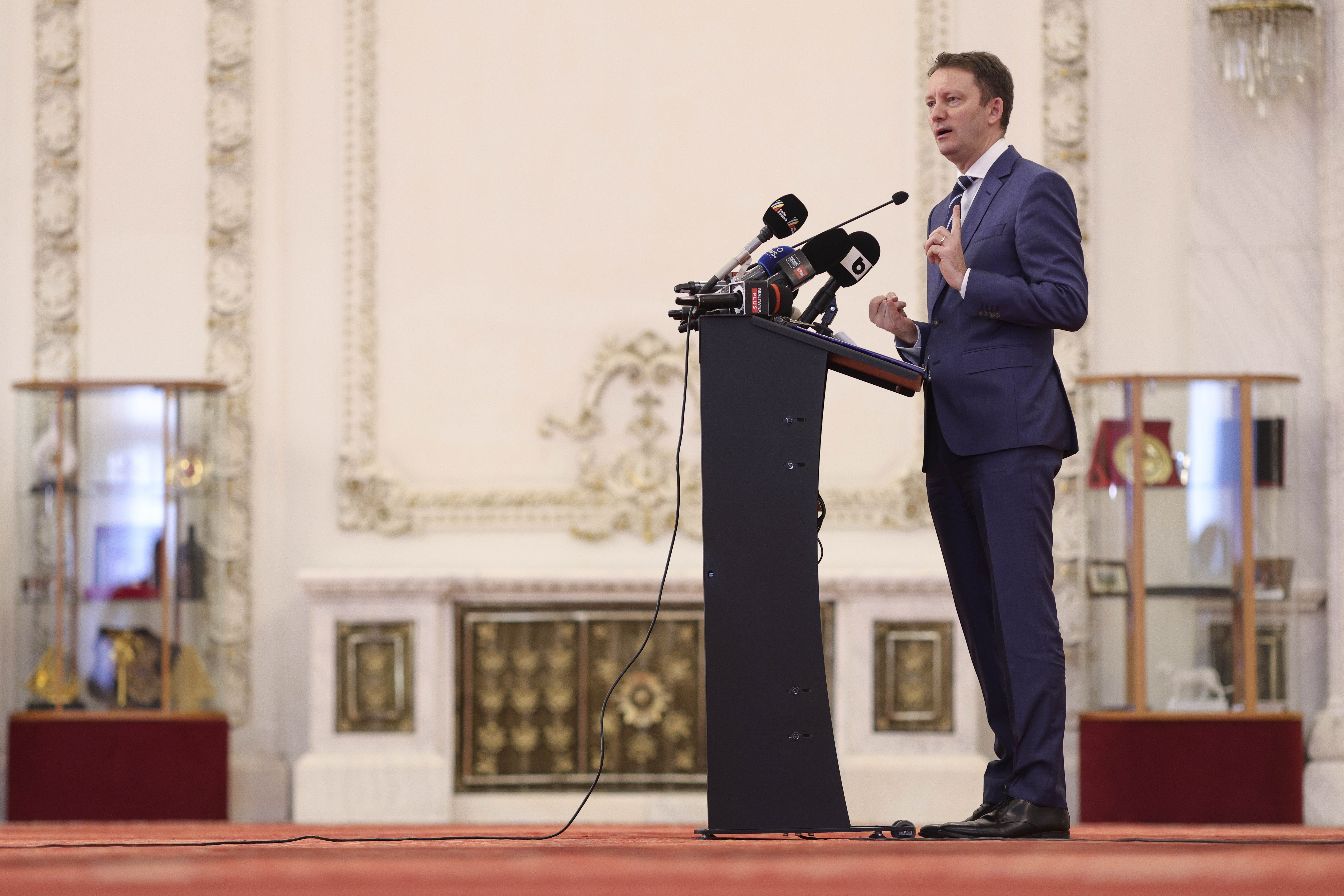Analiză politică: Singurul scenariu de învestire a guvernului Mureșan implică un vot de la PSD