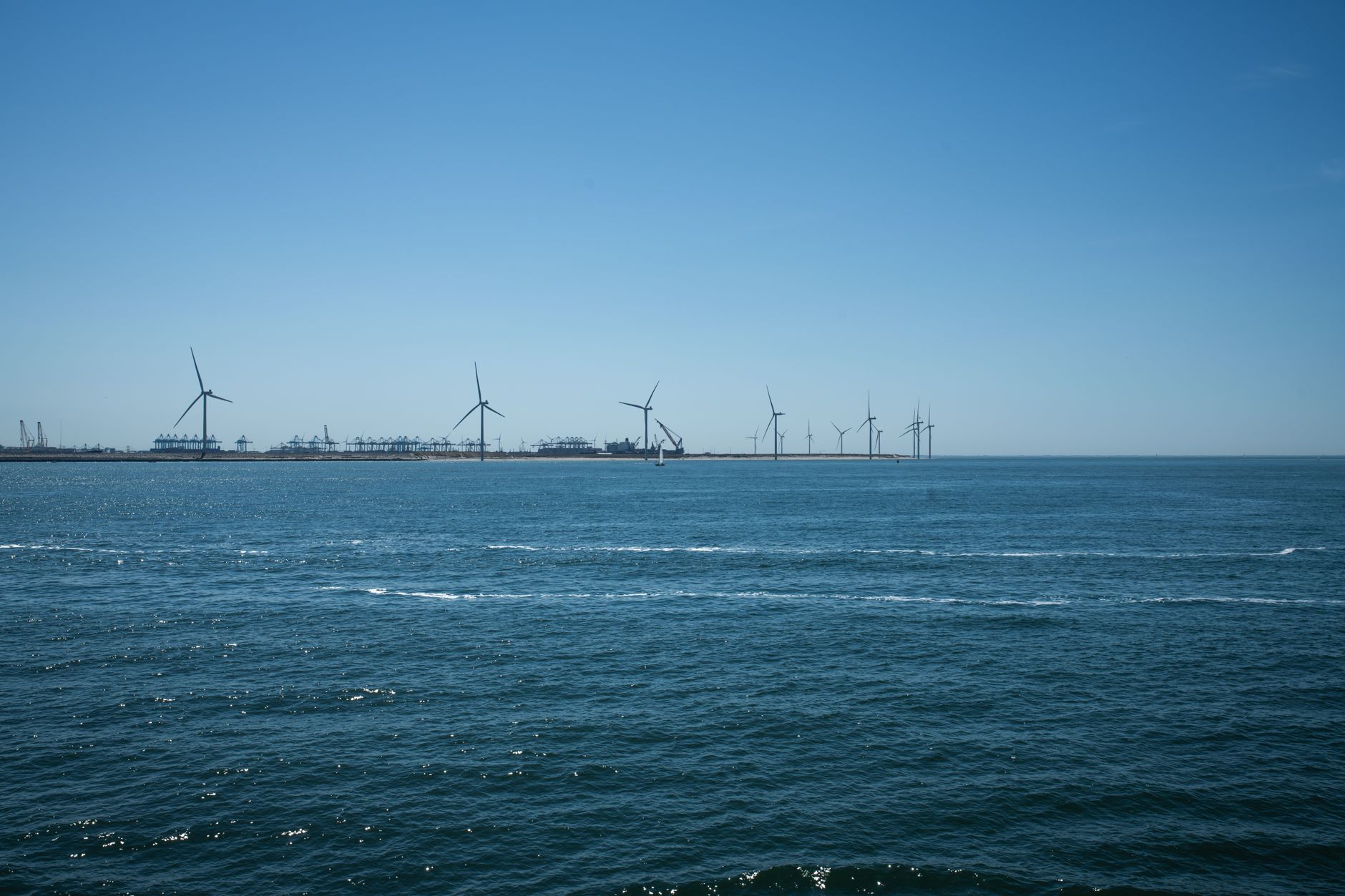 Noua strategie energetică a Guvernului: Cernavodă 3 și 4 și eolianul offshore devin priorități