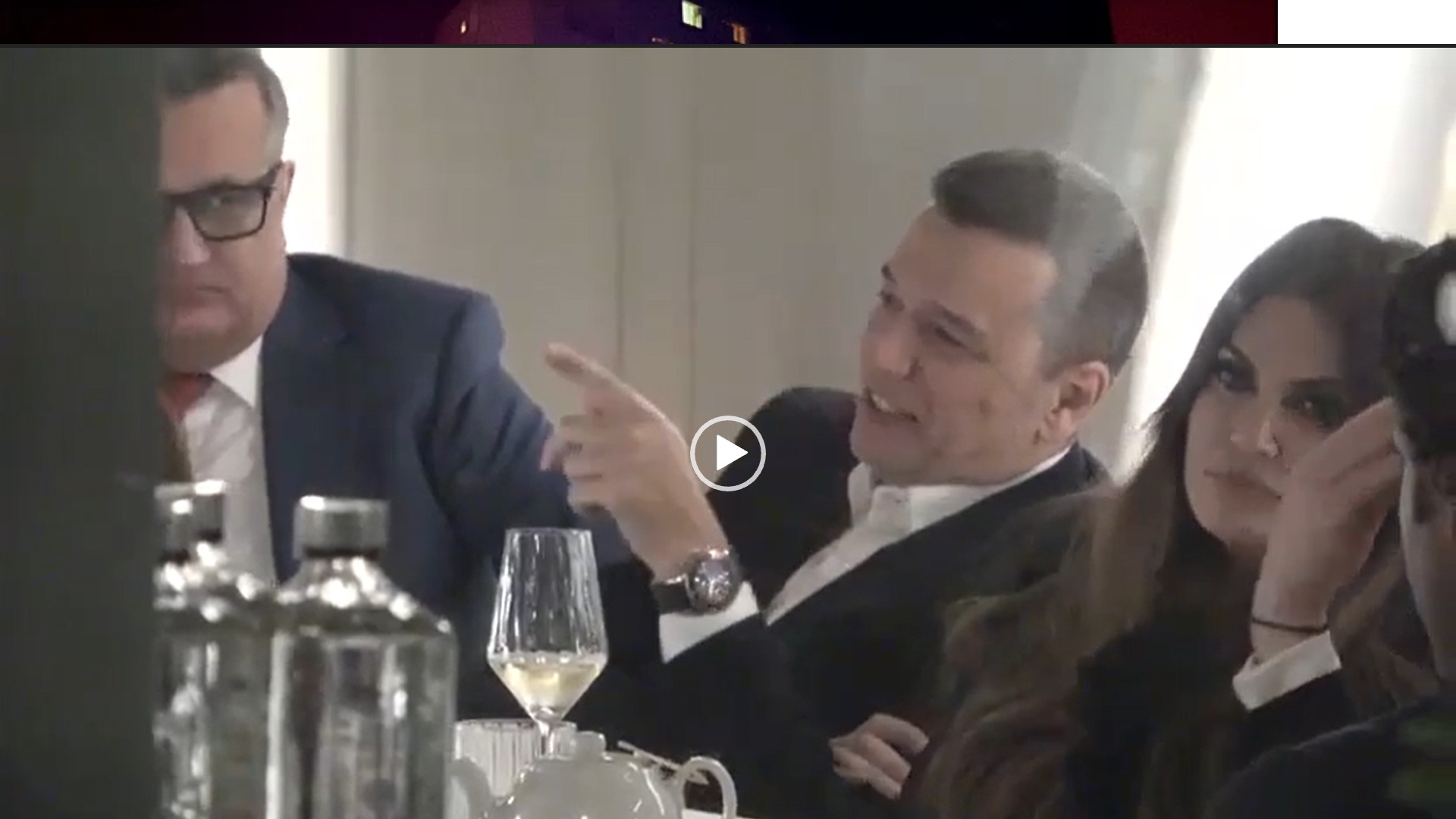 Șeful PSD, Sorin Grindeanu, a fost filmat la o cină cu ambasadoarea SUA în Grecia, Kimberly Guilfoyle