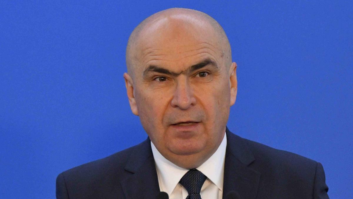 Bolojan atacă Senatul: audierile privind întâlnirea cu președinta CCR se reiau marți