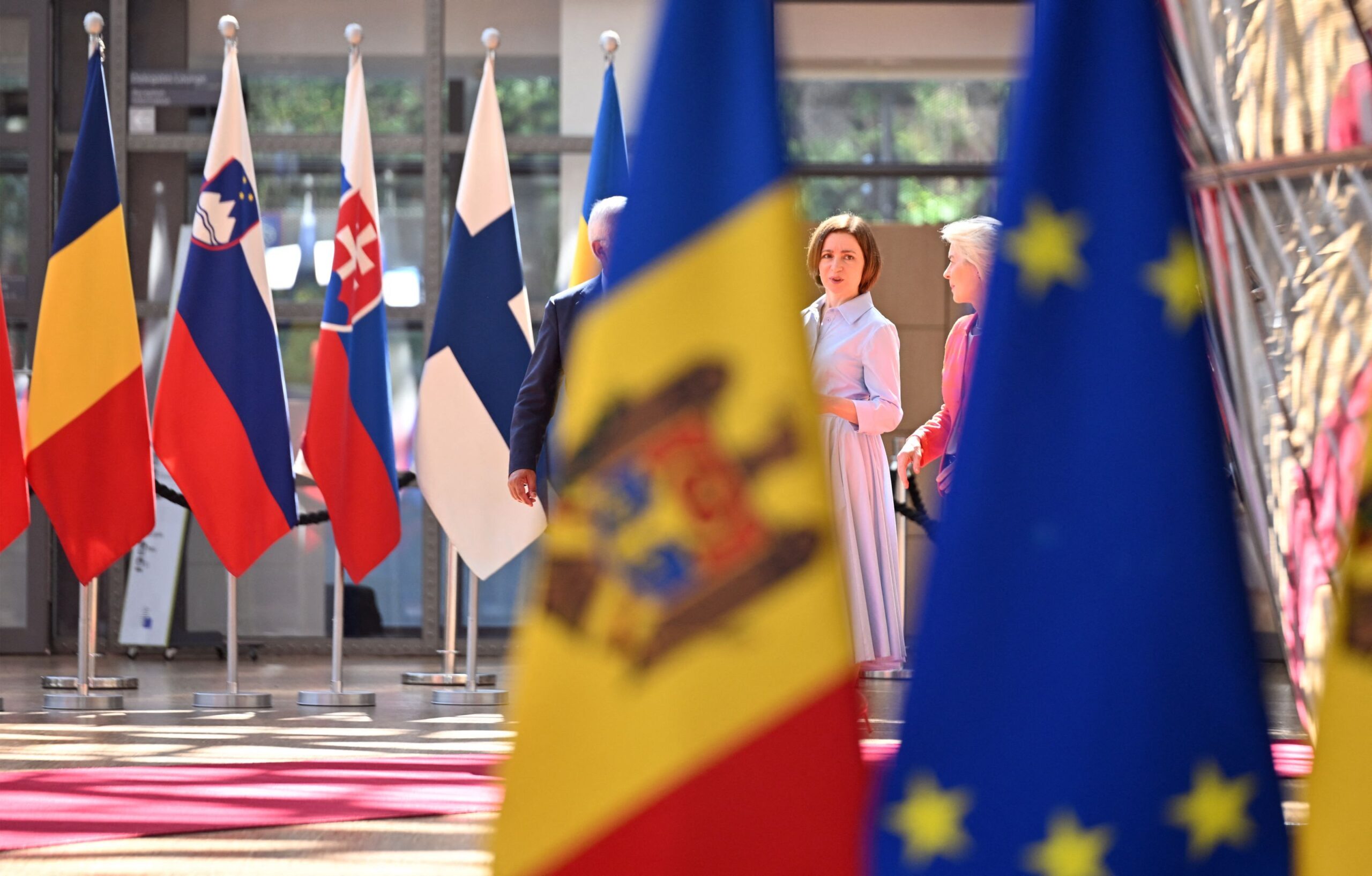 Comisia Europeană pregătește foile de parcurs pentru aderarea Republicii Moldova, Ucrainei și altor țări candidate