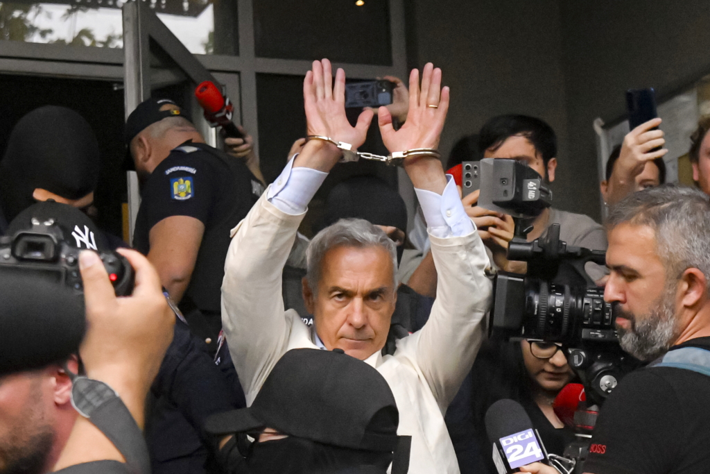 Călin Georgescu reacționează la intenția fanilor de a-i cumpăra o casă și îi mulțumește lui George Simion