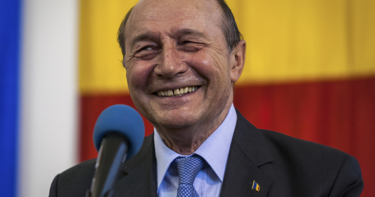 Traian Băsescu critică partidele pentru liniile roșii care blochează soluții la criza politică